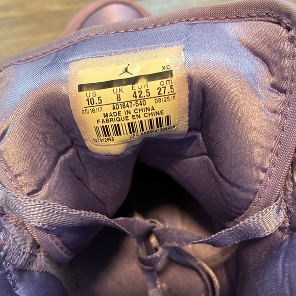 Women’s Jordans - Picture 7 of 7